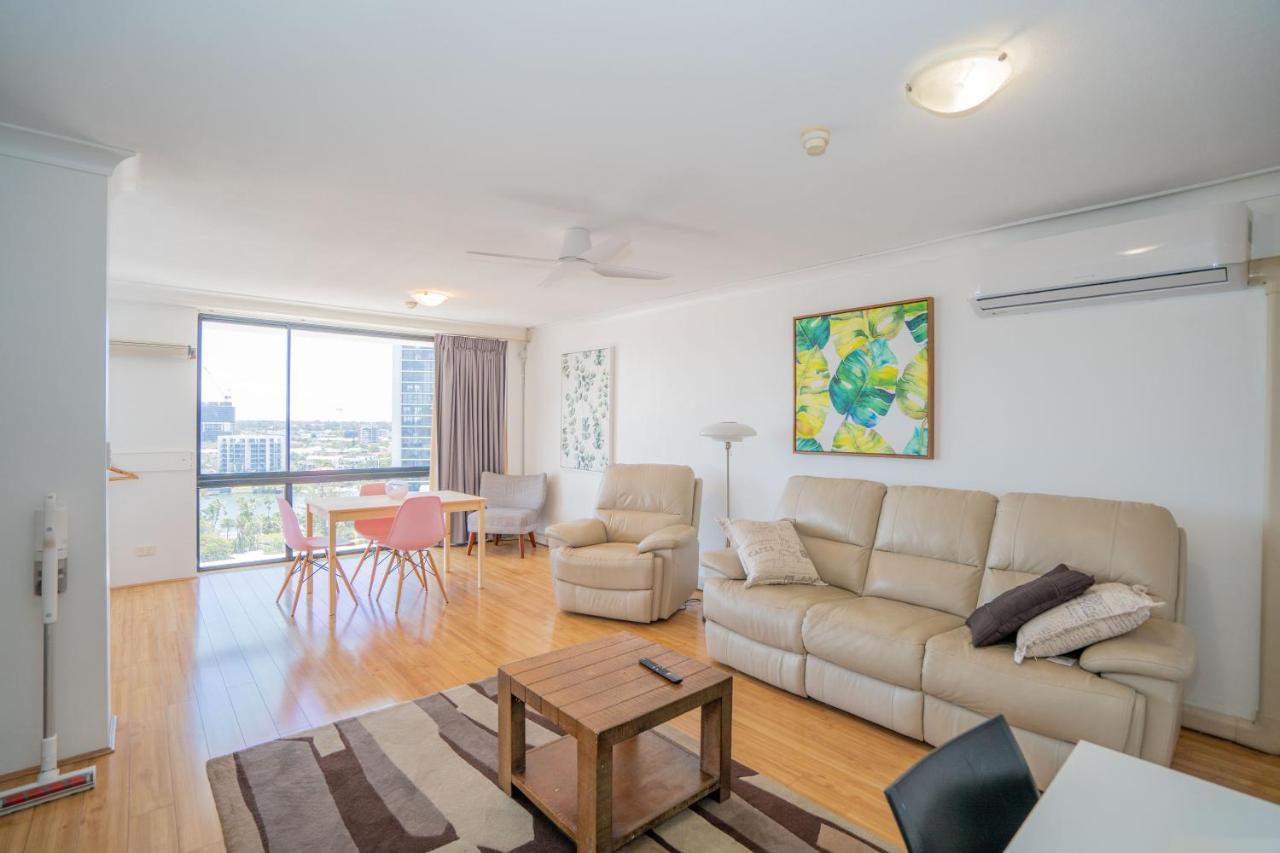 Large Surfers Paradise Apartment With Fantastic Views Gold Coast Luaran gambar